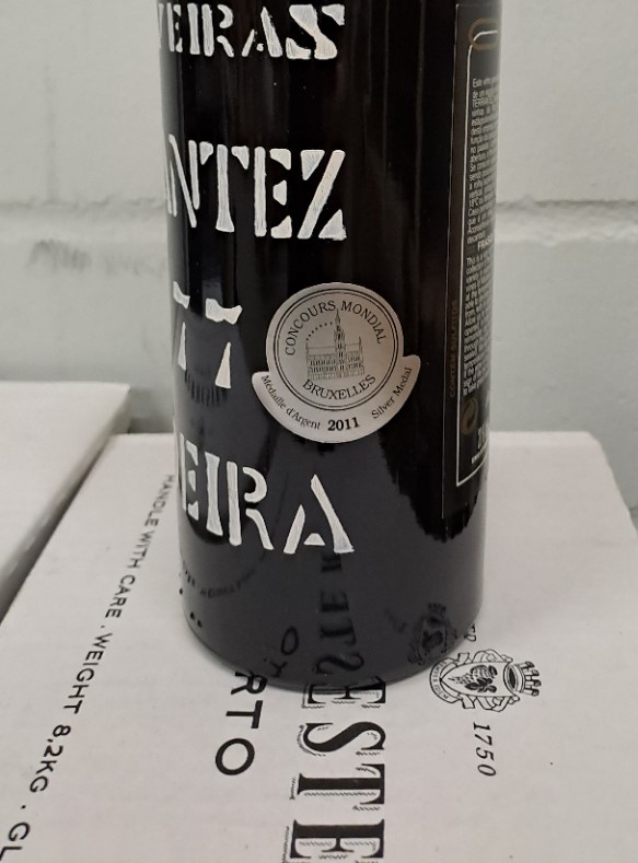 Madeira D´Oliveira Terrantez Frasqueira 1977